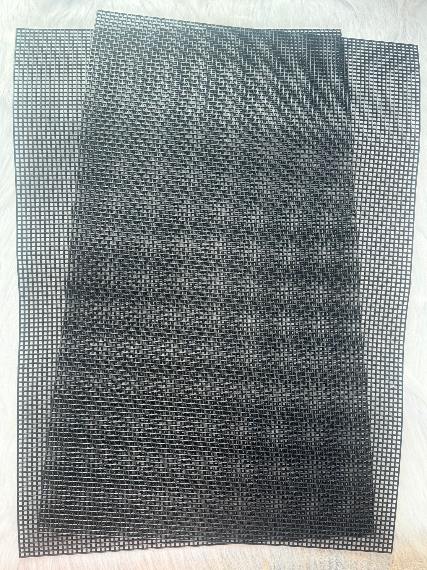 2 pcs Plastic Frame, 12.9x19.6inch/ 33x50cm, 4mm Aperture, Yarn Crafting Knit Crochet Project